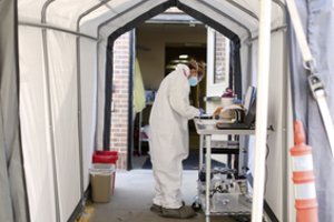 A. Veryga pripažino: dar labiau plėsti COVID-19 tyrimų apimčių jau nebegalime