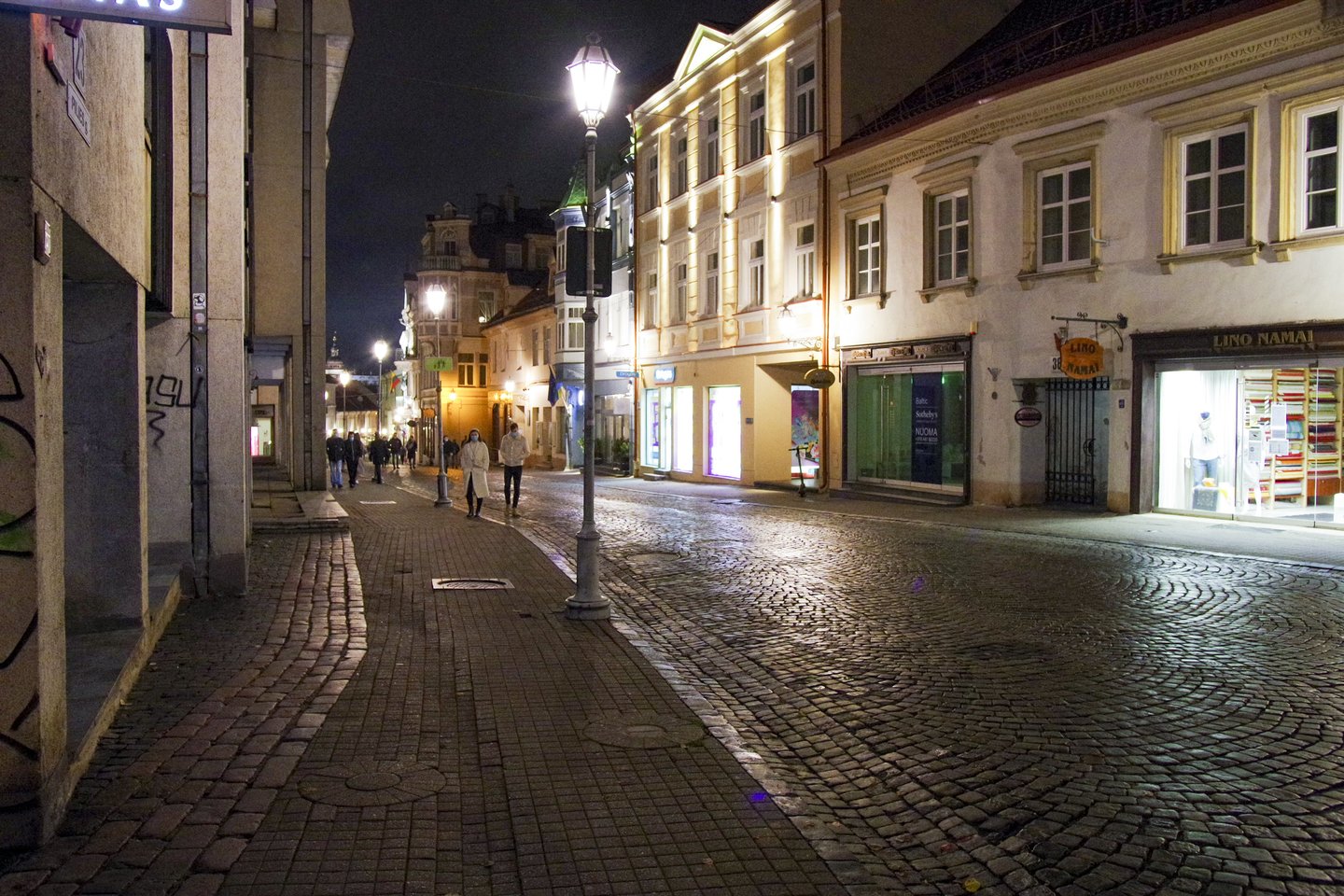 Nuo šeštadienio Lietuvoje trims savaitėms įvedamas visuotinis karantinas.<br>V.Ščiavinsko nuotr.