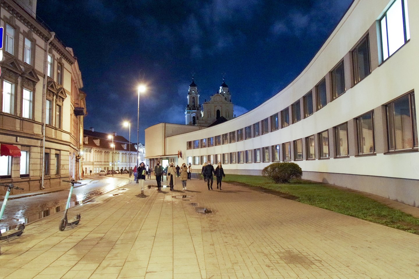 Nuo šeštadienio Lietuvoje trims savaitėms įvedamas visuotinis karantinas.<br>V.Ščiavinsko nuotr.