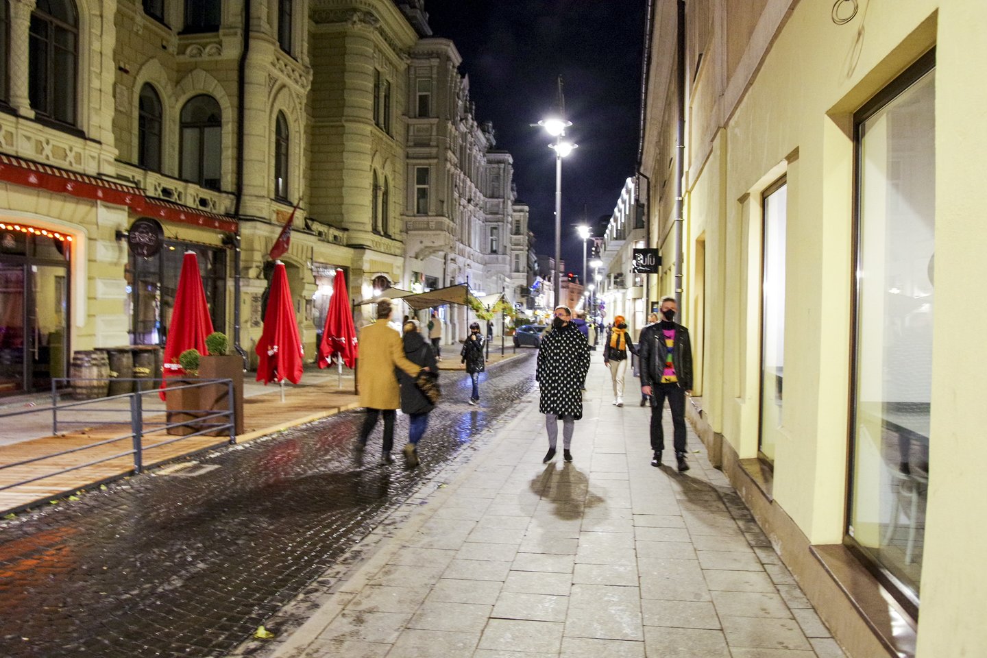 Nuo šeštadienio Lietuvoje trims savaitėms įvedamas visuotinis karantinas.<br>V.Ščiavinsko nuotr.