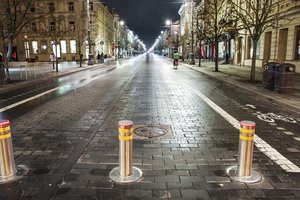 Lietuvoje įsivyrauja trijų savaičių tyla: įsigaliojus karantinui žmones pasitinka griežti nurodymai