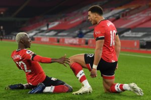 „Premier“ lygos išsišokėliai originaliai panaudojo skandalingąją D. Trumpo frazę