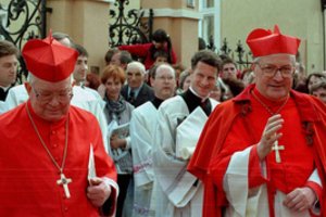 Vatikanas nubaudė lytiniais nusikaltimais įtariamą lenkų kardinolą