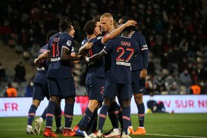 Be pagrindinių žaidėjų likusi „Saint-Germain“ laimėjo triuškinamai