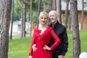 Modesta Vžesniauskaitė ir britų milijardierius Johnas Caudwellas laukia šeimos pagausėjimo