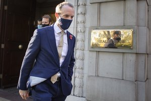 Jungtinė Karalystė sako, kad Baltarusijos sprendimas išsiųsti du britų diplomatus yra „nepagrįstas“