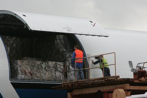 Oro uostuose mažėjo keleivių srautai, bet daugėjo krovinių