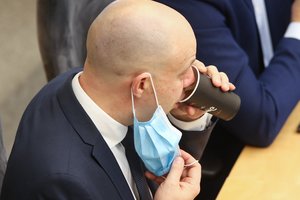 A. Veryga: dėl kai kuriose šalyse aptiktos koronaviruso mutacijos Vyriausybėje ruošiami pokyčiai