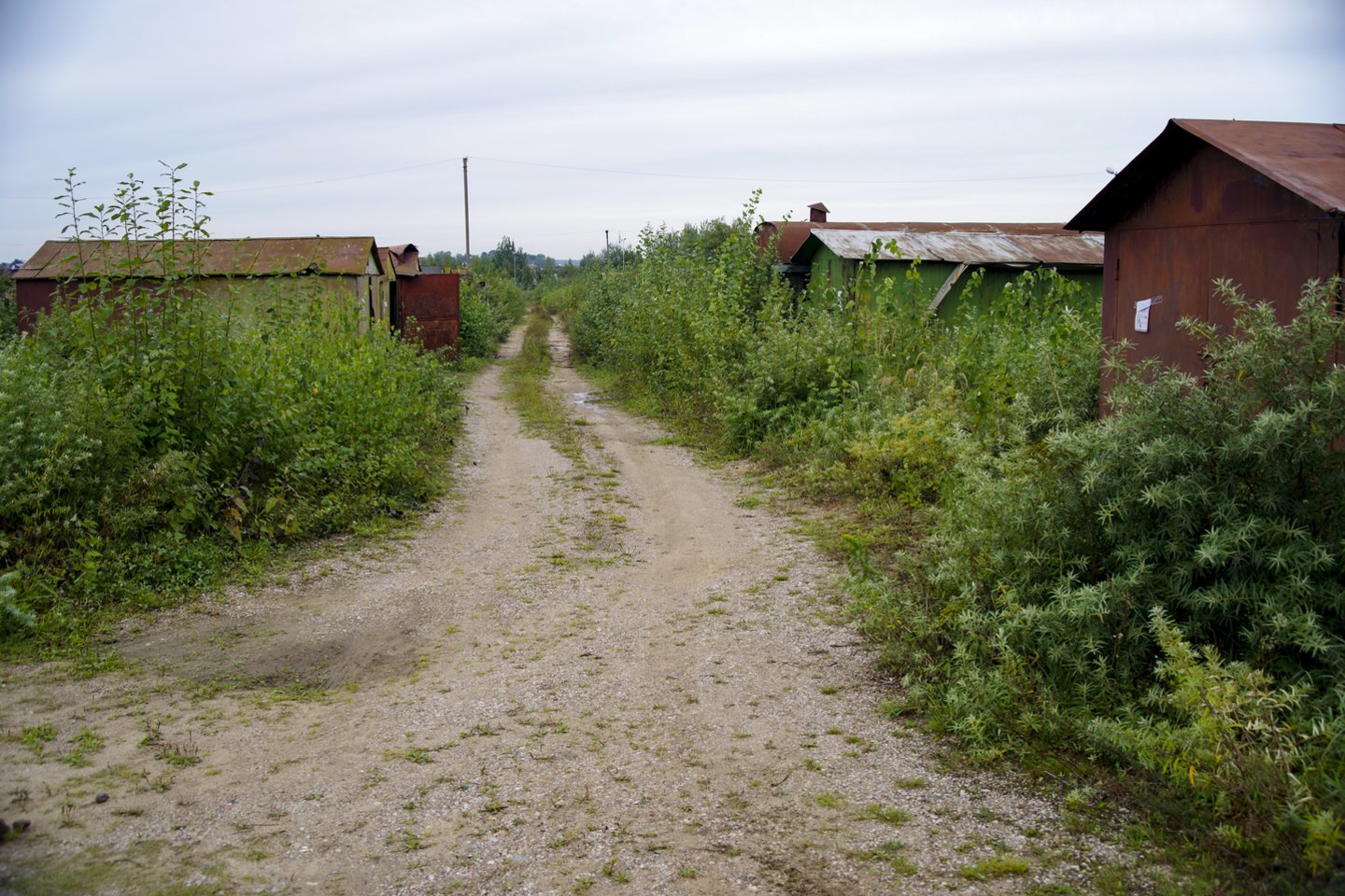 Vilniaus miesto savivaldybė rugpjūčio pradžioje informavo metalinių garažų savininkus, kad jie turi nusikelti garažus ir atlaisvinti valstybinę žemę.<br>V.Ščiavinsko nuotr.