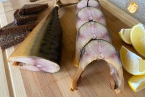 Šaltai rūkytos skumbrės: parduotuvėje tokių gardžių nenusipirksit