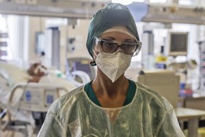 Latvijoje – rekordinis COVID-19 atvejų skaičius: per parą nustatyti 453 užsikrėtusieji