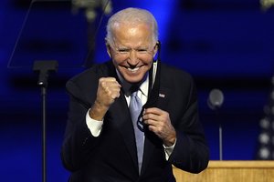J. Bidenas laimėjo Arizonoje ir įtvirtino pirmavimą prezidento rinkimuose