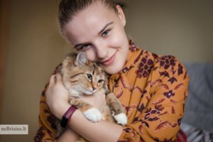 Įspūdingų akių Perla užburė ne tik šeimininkus, bet ir jų šunį