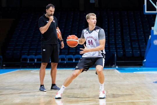 „Lietkabelis“ atsisakė J. Gintvainio