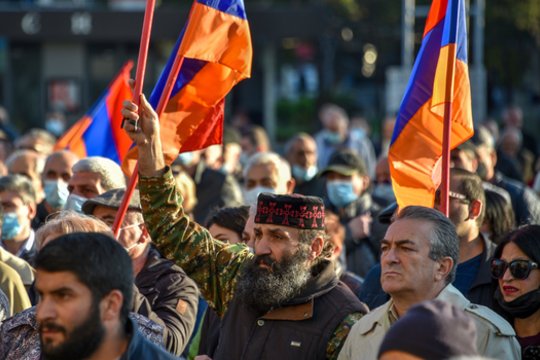 Armėnijoje paleisti į laisvę susitarimą su Azerbaidžanu dėl Kalnų Karabacho kritikavę opozicijos politikai
