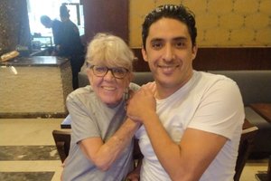 Už jauno egiptiečio ištekėjusi 80 m. pensininkė tiki meile: papasakojo apie pirmąją naktį