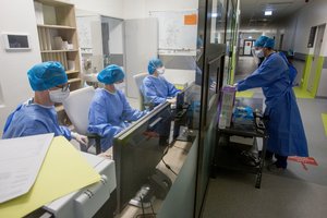 Paskelbus apie 1531 naują užsikrėtimą – netikėta žinia: dar neištirta apie pusė registruotų atvejų