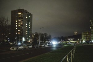 Sostinė ar gūdus kaimas? Mikrorajonai skendi tamsoje, dėl naujųjų šviestuvų skundai plaukia iš viso miesto