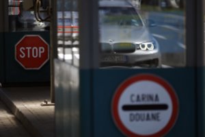 ES pritarė griežtesnėms sienų kontrolei ir kovos su terorizmu internete taisyklėms