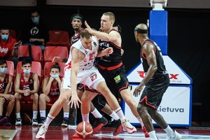 Tris savaites LKL nerungtyniavęs „Juventus“ per paskutinį kėlinį Utenoje subyrėjo prieš atkutusį „Rytą“