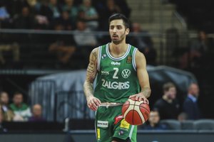 A. Perezas persikels į „Fenerbahce“ ir vėl rungtyniaus kartu su E. Ulanovu