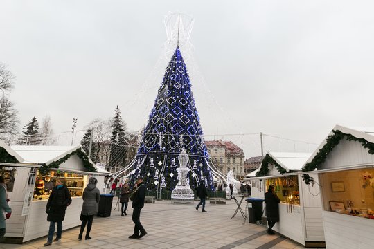 Tokių Kalėdų dar neturėjome: atšaukiami vakarėliai, susitikimų su vaikais neplanuoja ir Kalėdų senelis