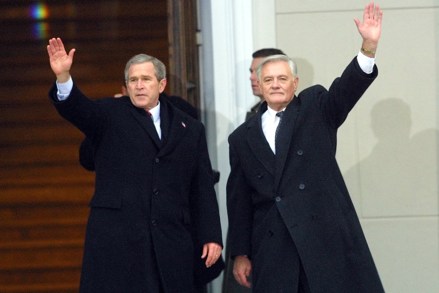 2002 m. lapkričio 22–23 d. Lietuvoje lankėsi JAV prezidentas George’as Bushas su žmona. Tai buvo pirmasis JAV prezidento vizitas Lietuvoje.<br>P.Lileikio nuotr.