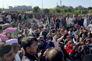 Pakistano sostinė blokuota dėl protestų prieš Prancūziją