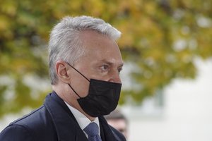 Per solidarumo su Lenkijos moterimis akciją – spaudimas G. Nausėdai: laukia aiškios pozicijos abortų klausimu