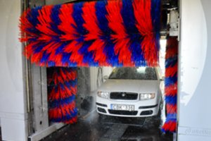 Švelnėja reikalavimai Kaune statantiems automobilių plovyklas: galės būti arčiau namų ir mokyklų