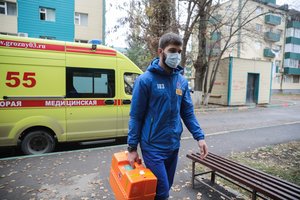 Pandemija iš Rusijos nesitraukia: COVID-19 aukų suskaičiuoti neįmanoma