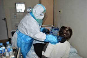 LSMU Kauno ligoninė tiek daug sunkių COVID-19 ligonių dar nematė, smarkiai praretėjo personalas