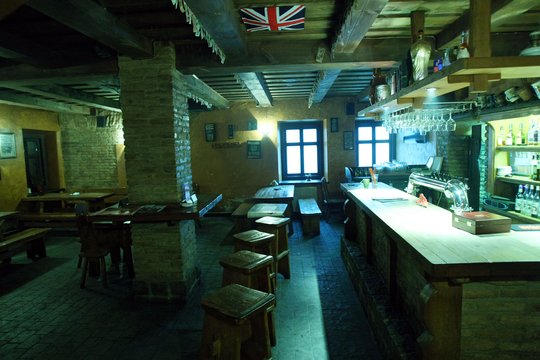 Koronavirusas Britanijoje gali nušluoti didžiąją dalį aludžių