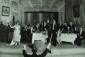 Kodėl naujametes taures keldavome skambant „Traviatai“