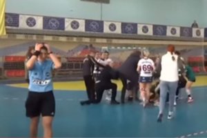 Ukrainos moterų rankinio lygoje – muštynės tarp žaidėjų ir trenerių