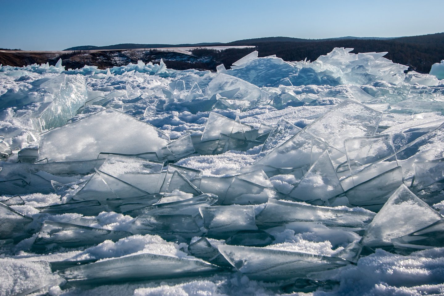  Giliai po Grenlandijos ledo danga, kuriai gali būti milijonai metų, atrastas didžiulis senovinio ežero dugnas. Jis slepia daugybę informacijos apie tai, kaip sala galėjo atrodyti anksčiau, tačiau darinys palaidotas po vienu nesvetingiausių planetos peizažų.<br> 123rf nuotr.