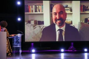 2020 metų Bookerio premija – škotų rašytojui už debiutinį autobiografinį romaną