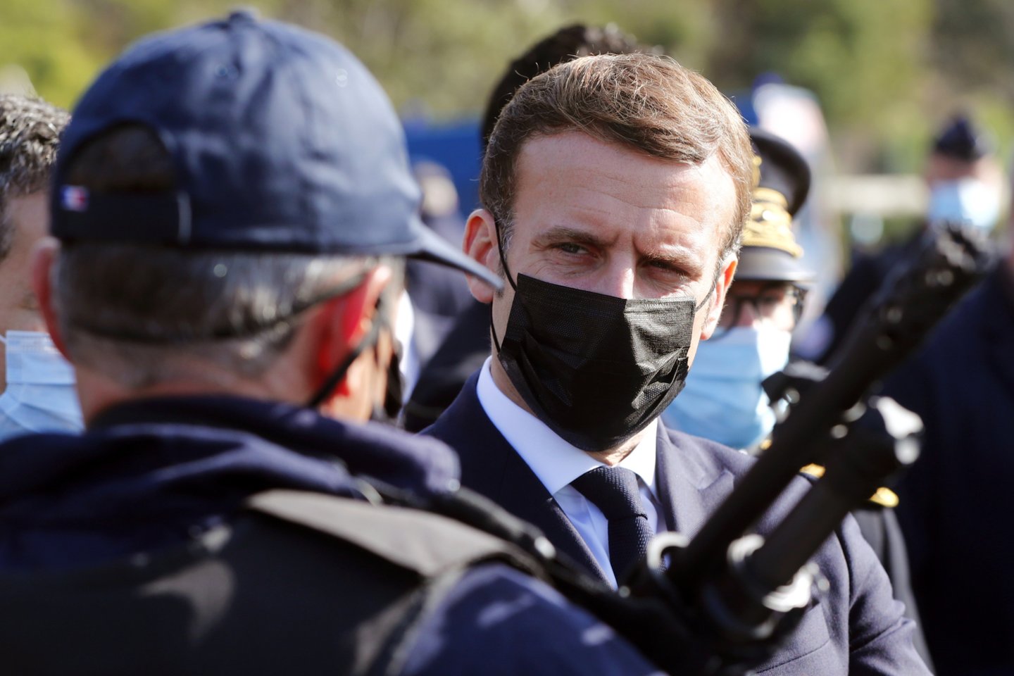  Prancūzijos prezidentas Emmanuelis Macronas penktadienį paskelbtame interviu apkaltino Rusiją ir Turkiją kurstant antiprancūziškas nuotaikas Afrikoje per finansavimą asmenų, kurie pasinaudodami žiniasklaida sėja nepasitenkinimą Prancūzija.<br>Reuters/Scanpix nuotr.
