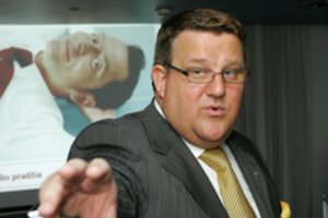 30 tūkst. eurų per mėnesį uždirbdavusį A. Šikštą vaikosi antstoliai: reputaciją sužlugdė sukčių metodai