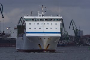 Baltijos jūros seklumoje įstrigęs suomių keltas nutemptas į uostą