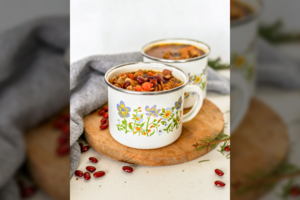 Pirmadieniui be mėsos – tiršta ir soti raudonųjų pupelių sriuba