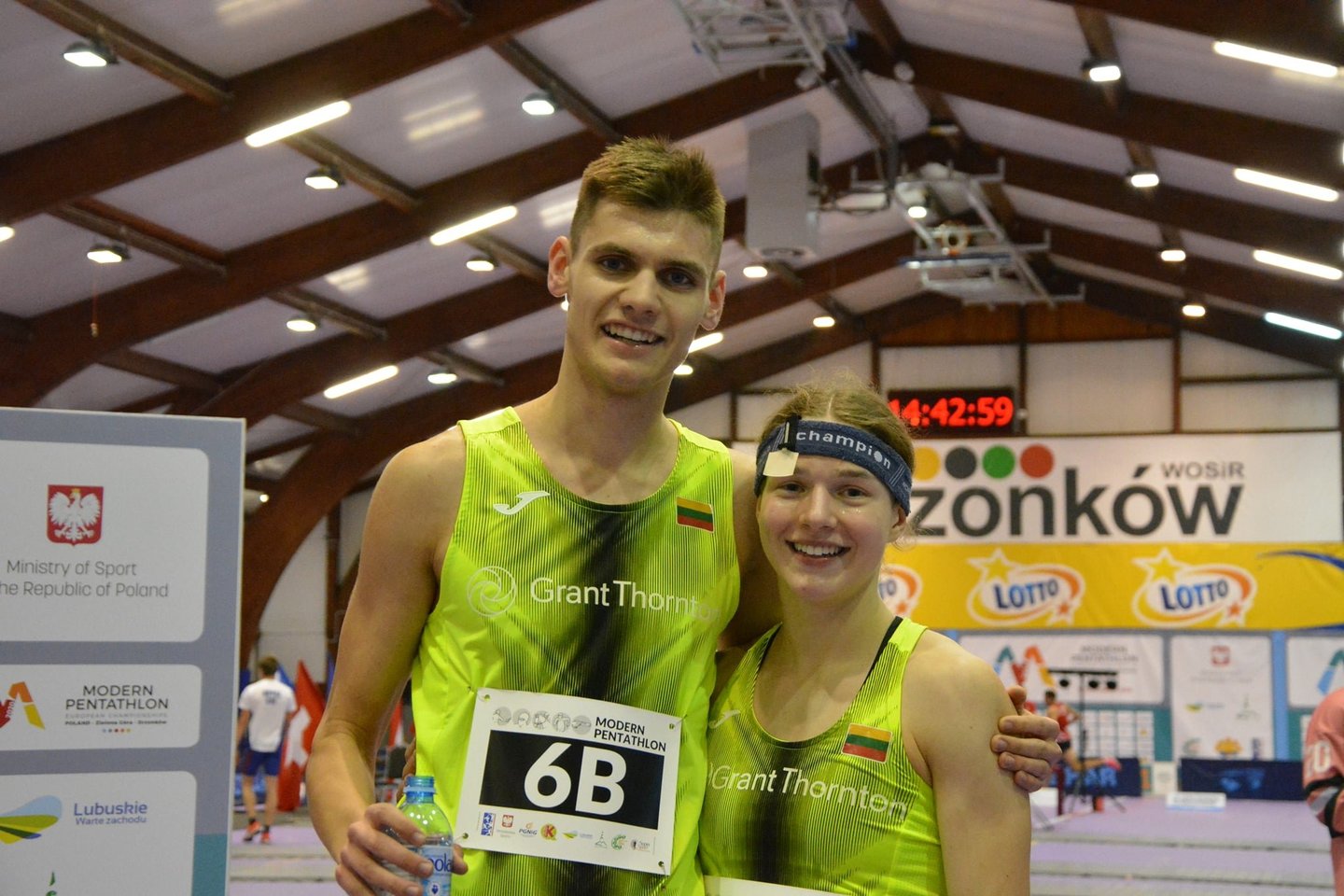 Šiuolaikinės penkiakovės Europos jaunimo (iki 24 metų) čempionate Elzbieta Adomaitytė ir Titas Puronas tapo estafečių varžybų vicečempionais.<br> organizatorių nuotr.