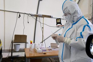 CNN: lapkritį COVID-19 patvirtinta daugiau kaip 3 mln. JAV gyventojų – mėnesio rekordas