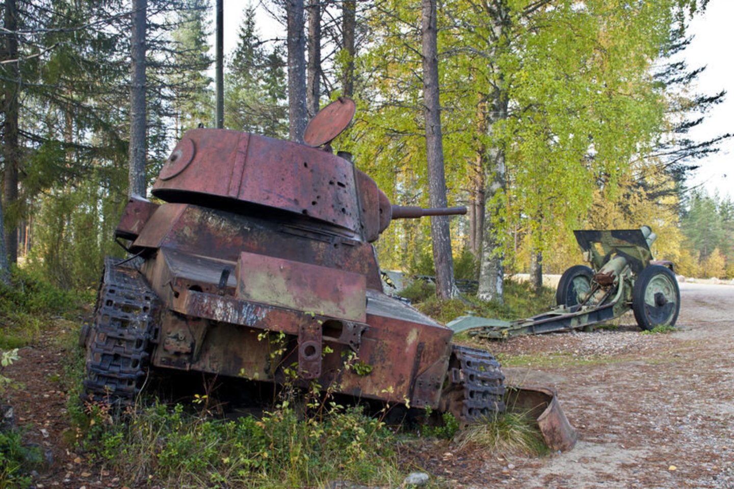 1939 m. SSRS kariuomenei peržengus Suomijos sienas Karelijos sąsmaukoje ties Mannerheimo linija ir Karelijoje prasidėjo SSRS ir Suomijos karas.<br>123rf
