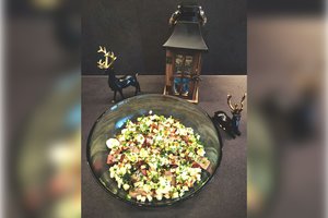 Silkė su obuoliais, datulėmis ir kariu nustebins netikėtu skoniu