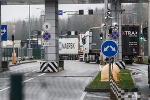 Solidų stažą turintis vilkiko vairuotojas pasakė, ką galvoja apie algas ir prie vairo susodintus ukrainiečius 