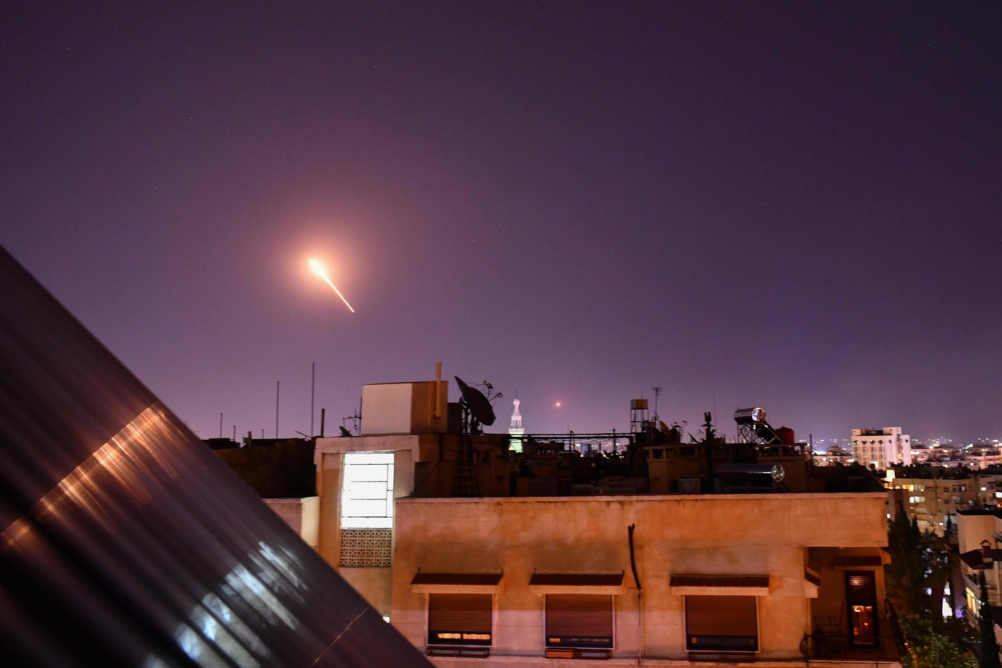  Izraelis surengė antskrydį prie Damasko, skelbia Sirija.<br> AFP/Scanpix nuotr.