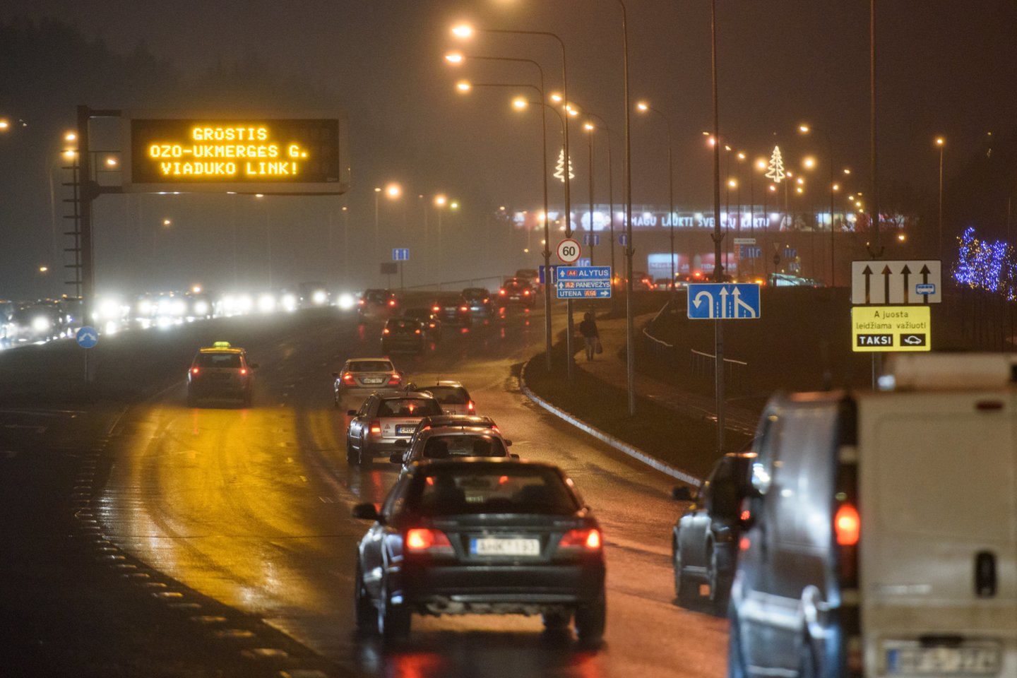 Ketvirtadienio naktį eismo sąlygas sunkins plikledis, įspėja Automobilių kelių direkcija.<br>D.Umbraso nuotr.