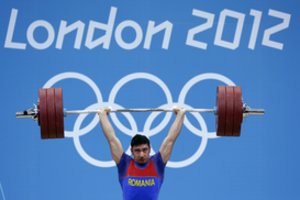 TOK diskvalifikavo tris Londono olimpiadoje dalyvavusius rumunus sunkiaatlečius