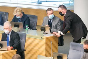 Koją gali kaišioti ne tik virusas: pirmą rimtą išbandymą lydėjo ir įtarimai, ir slapti susitarimai